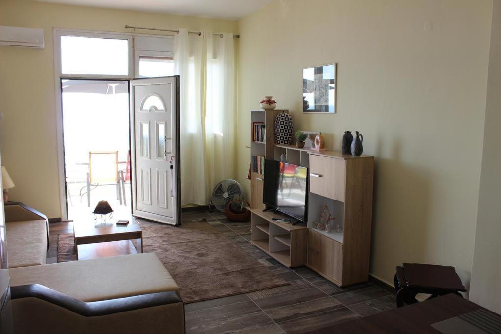 Globy Seaview Apartments Kavala Esterno foto