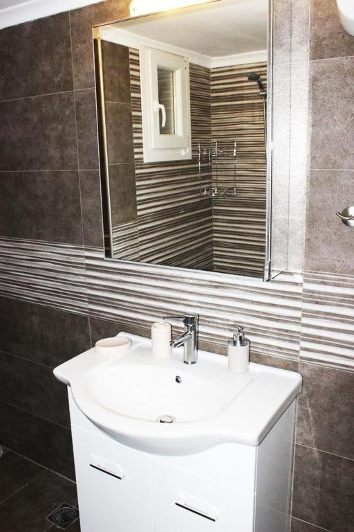 Globy Seaview Apartments Kavala Esterno foto